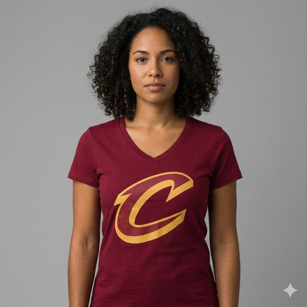 NWT Fanatics NBA Cleveland Cavaliers V-neck Short Sleeve Tee Women's S